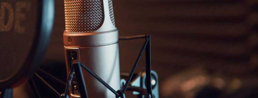 Micròfon de ràdio en primer pla